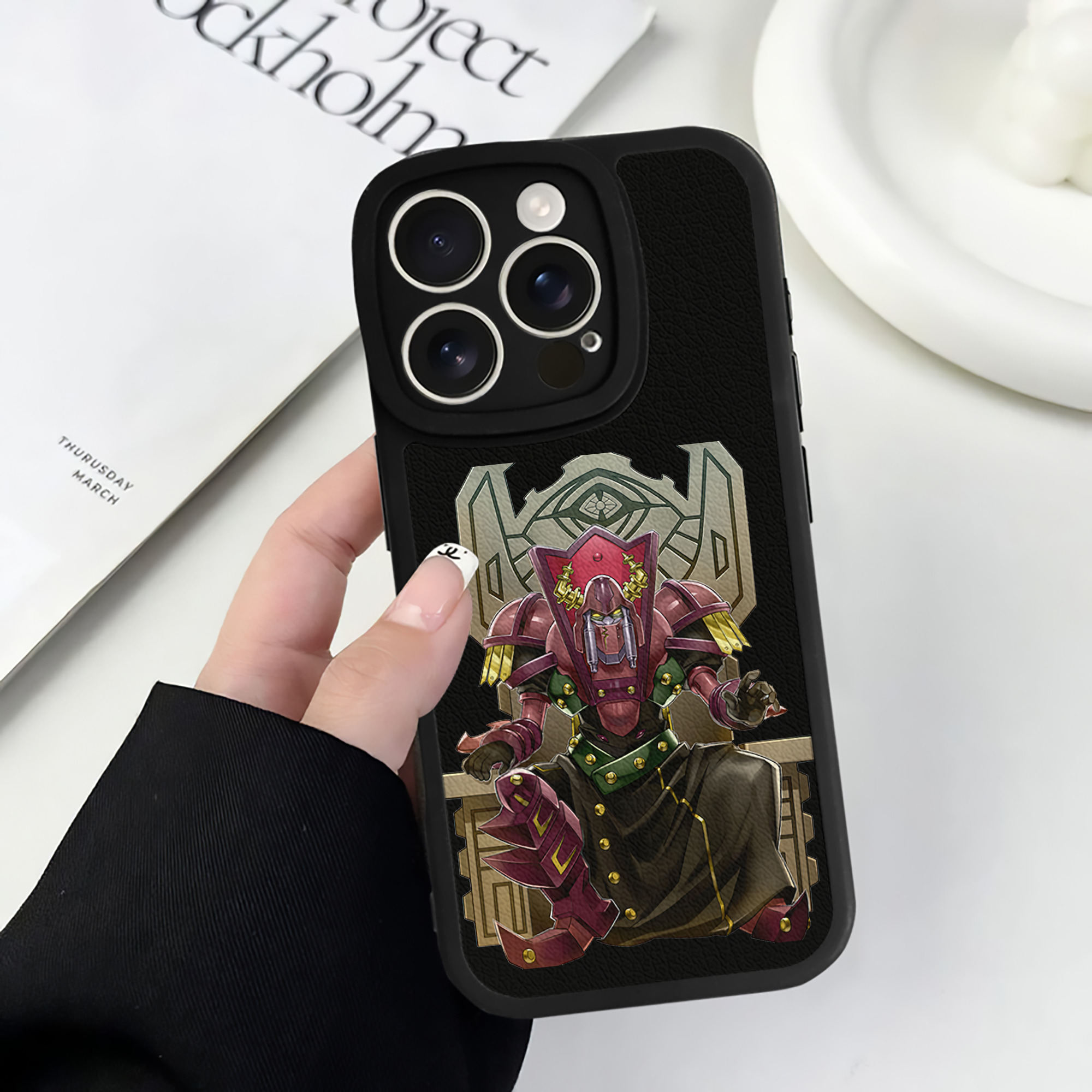 遊☆戯☆王 Yu-Gi-Oh! 【iPhone 16シリーズ対応】シリコンスマホケース（レザー調） 材質：シリコン